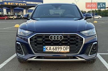 Внедорожник / Кроссовер Audi Q5 2021 в 