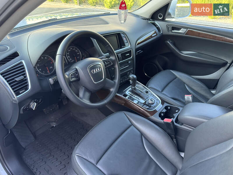 Позашляховик / Кросовер Audi Q5 2011 в Луцьку