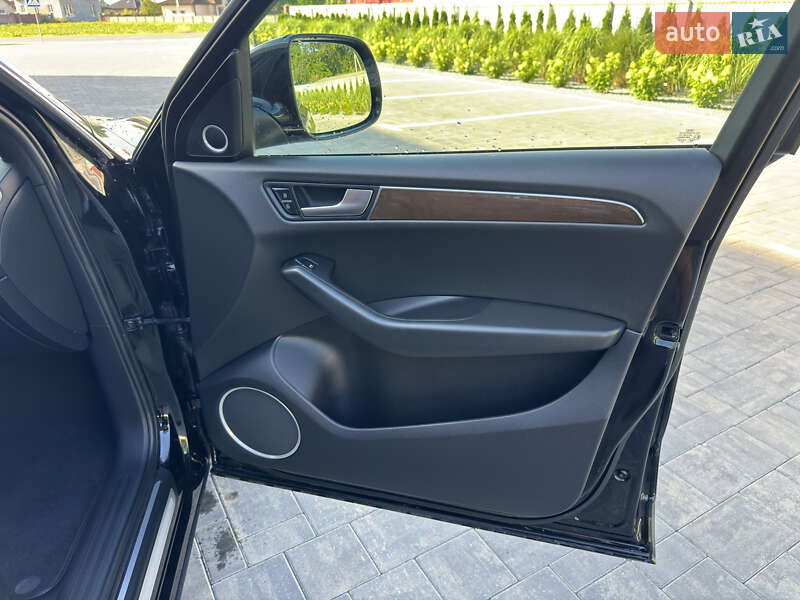 Позашляховик / Кросовер Audi Q5 2010 в Луцьку