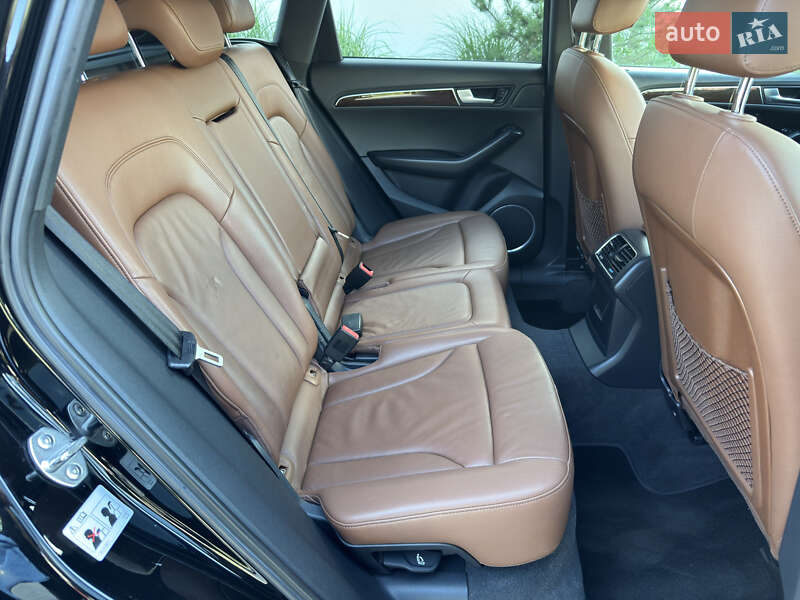 Позашляховик / Кросовер Audi Q5 2010 в Луцьку