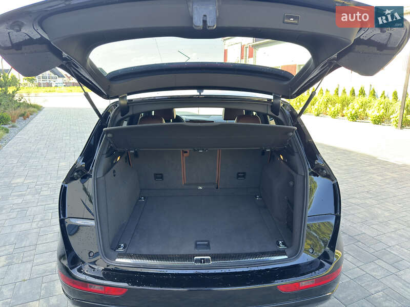 Позашляховик / Кросовер Audi Q5 2010 в Луцьку