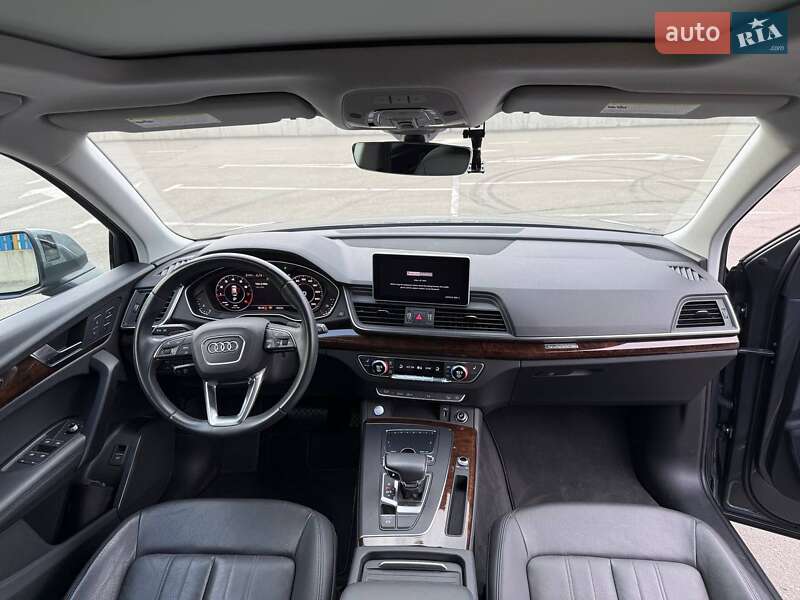 Позашляховик / Кросовер Audi Q5 2020 в Києві