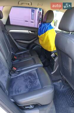 Внедорожник / Кроссовер Audi Q5 2012 в 