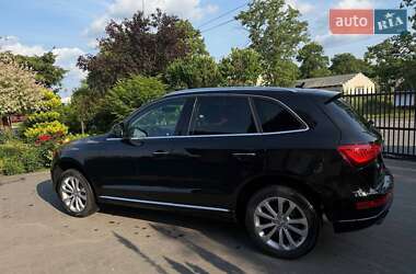 Позашляховик / Кросовер Audi Q5 2015 в 