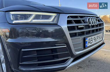 Внедорожник / Кроссовер Audi Q5 2018 в 