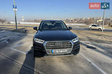 Внедорожник / Кроссовер Audi Q5 2018 в 