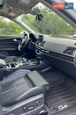 Позашляховик / Кросовер Audi Q5 2018 в 