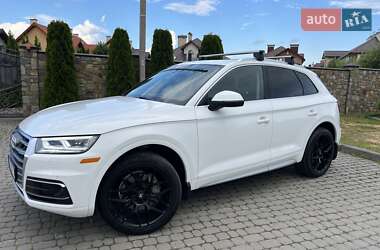 Позашляховик / Кросовер Audi Q5 2018 в 