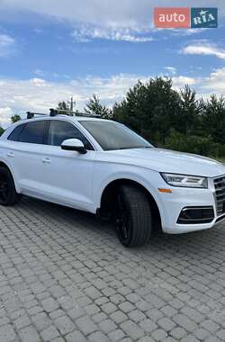 Позашляховик / Кросовер Audi Q5 2018 в 