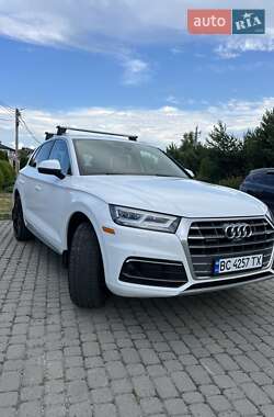 Позашляховик / Кросовер Audi Q5 2018 в 