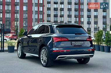 Внедорожник / Кроссовер Audi Q5 2017 в 