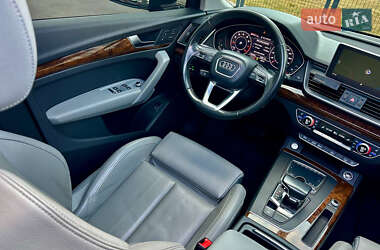 Внедорожник / Кроссовер Audi Q5 2017 в 