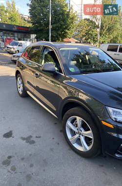 Внедорожник / Кроссовер Audi Q5 2020 в 
