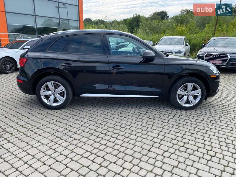 Позашляховик / Кросовер Audi Q5 2016 в Львові