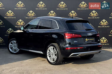Позашляховик / Кросовер Audi Q5 2018 в 