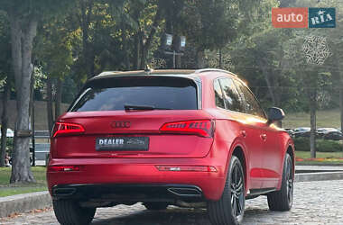 Позашляховик / Кросовер Audi Q5 2019 в 