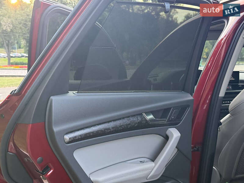 Позашляховик / Кросовер Audi Q5 2019 в Києві