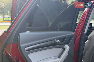 Позашляховик / Кросовер Audi Q5 2019 в 