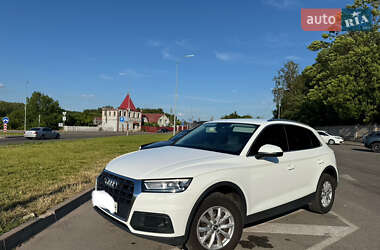 Внедорожник / Кроссовер Audi Q5 2018 в 