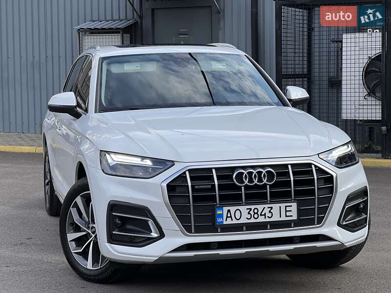 Позашляховик / Кросовер Audi Q5 2020 в Ужгороді