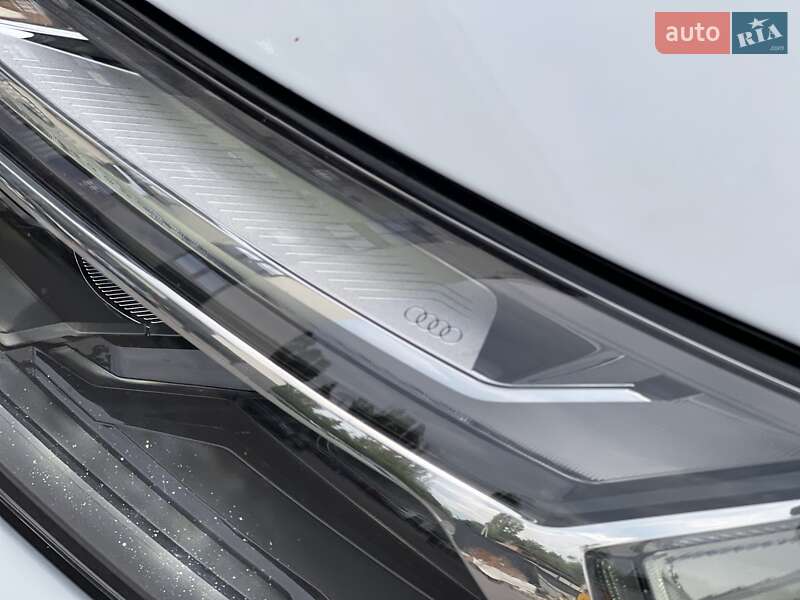 Позашляховик / Кросовер Audi Q5 2020 в Ужгороді