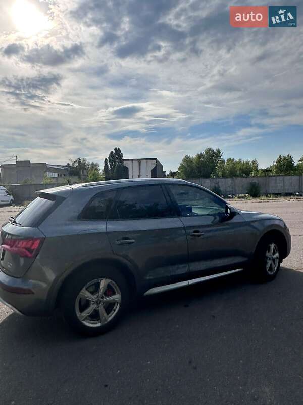 Позашляховик / Кросовер Audi Q5 2017 в Кременчуці