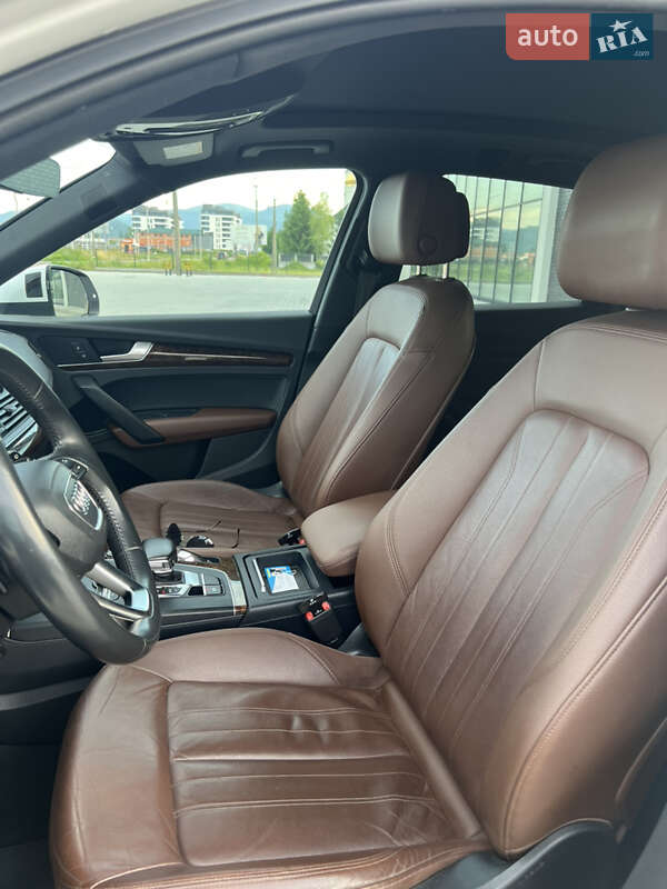 Позашляховик / Кросовер Audi Q5 2017 в Хусті