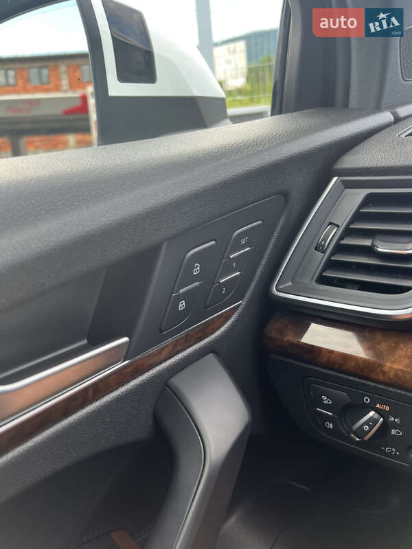 Позашляховик / Кросовер Audi Q5 2017 в Хусті