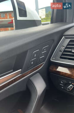 Внедорожник / Кроссовер Audi Q5 2017 в 