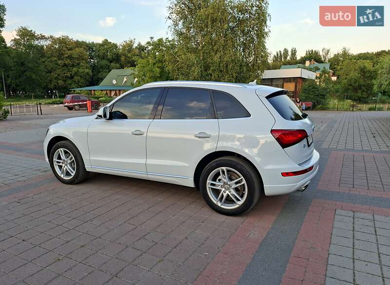 Позашляховик / Кросовер Audi Q5 2016 в Карлівці