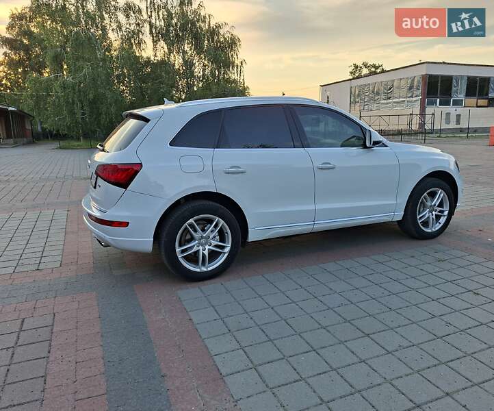 Позашляховик / Кросовер Audi Q5 2016 в Карлівці