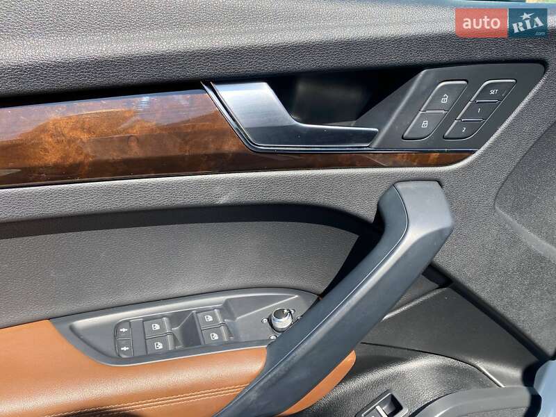 Позашляховик / Кросовер Audi Q5 2019 в Львові
