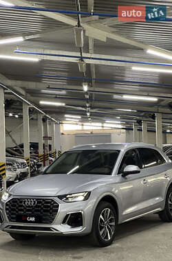 Внедорожник / Кроссовер Audi Q5 2022 в 