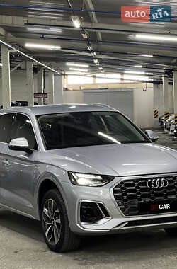 Внедорожник / Кроссовер Audi Q5 2022 в 