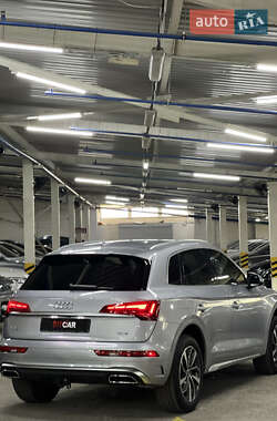Внедорожник / Кроссовер Audi Q5 2022 в 