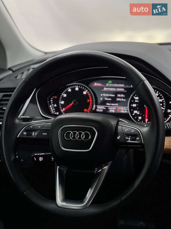 Внедорожник / Кроссовер Audi Q5 2022 в Одессе
