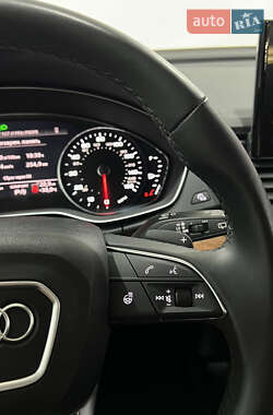 Внедорожник / Кроссовер Audi Q5 2022 в 