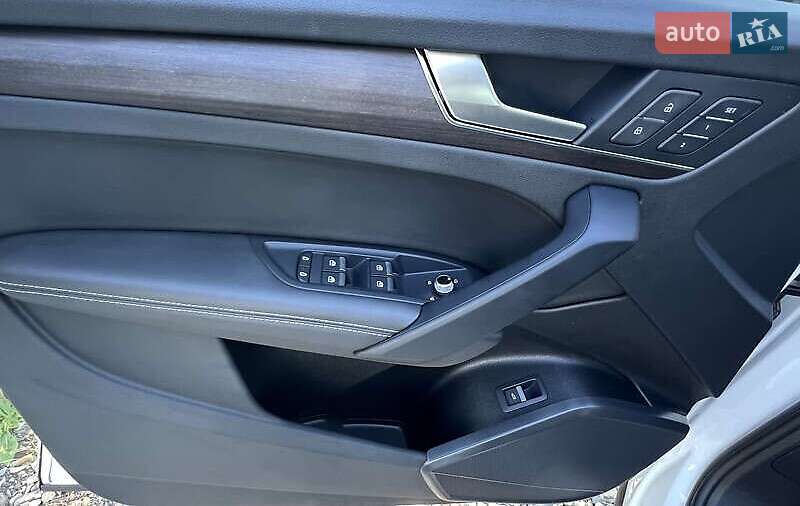 Внедорожник / Кроссовер Audi Q5 2021 в Львове