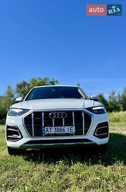 Внедорожник / Кроссовер Audi Q5 2021 в 