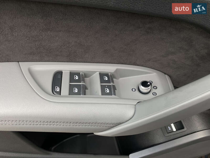 Позашляховик / Кросовер Audi Q5 2018 в Луцьку