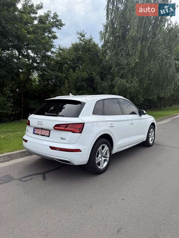 Внедорожник / Кроссовер Audi Q5 2018 в Киеве
