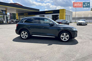 Внедорожник / Кроссовер Audi Q5 2017 в 