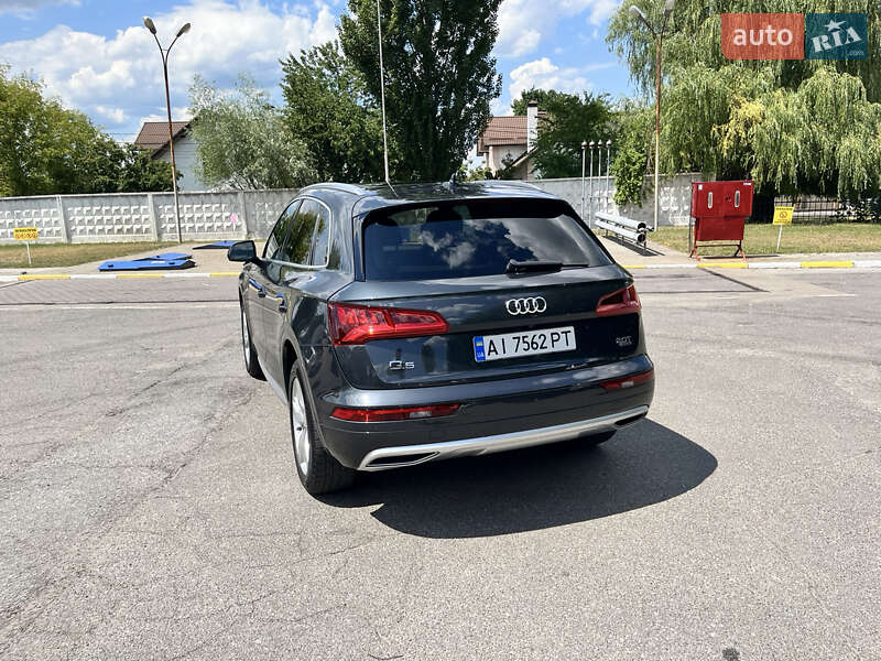 Внедорожник / Кроссовер Audi Q5 2017 в Василькове