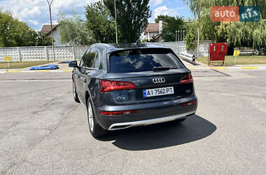 Внедорожник / Кроссовер Audi Q5 2017 в 
