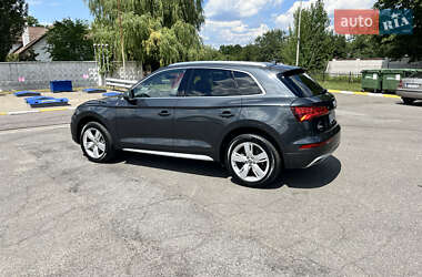 Внедорожник / Кроссовер Audi Q5 2017 в 