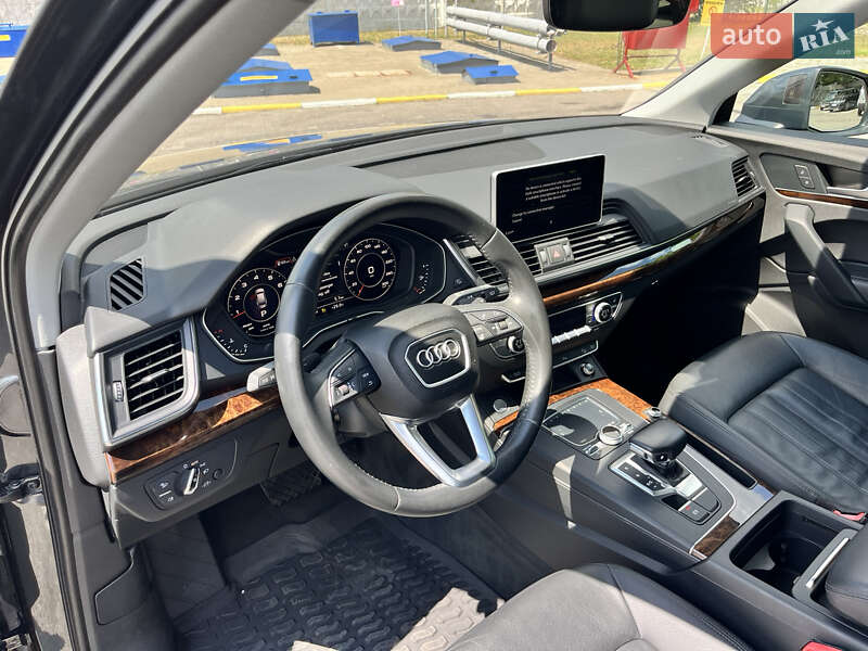 Внедорожник / Кроссовер Audi Q5 2017 в Василькове