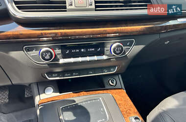 Внедорожник / Кроссовер Audi Q5 2017 в 