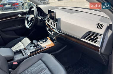 Внедорожник / Кроссовер Audi Q5 2017 в 