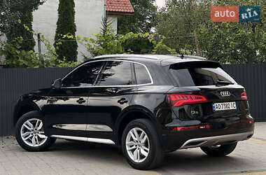 Позашляховик / Кросовер Audi Q5 2019 в 