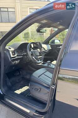 Внедорожник / Кроссовер Audi Q5 2022 в 